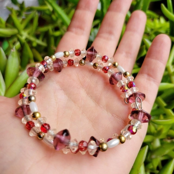 Vintage Beaded Bracelet - Picture 2 of 4